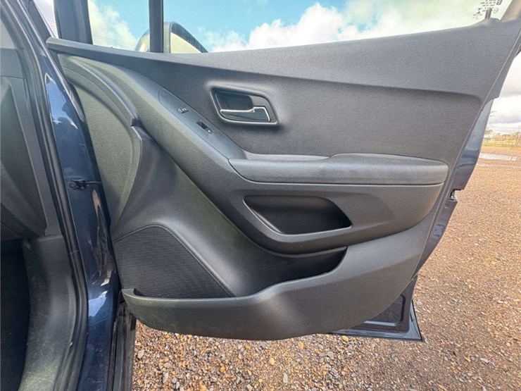 2018-chevrolet-trax-4-door-suv-(103,967-miles)-image-21