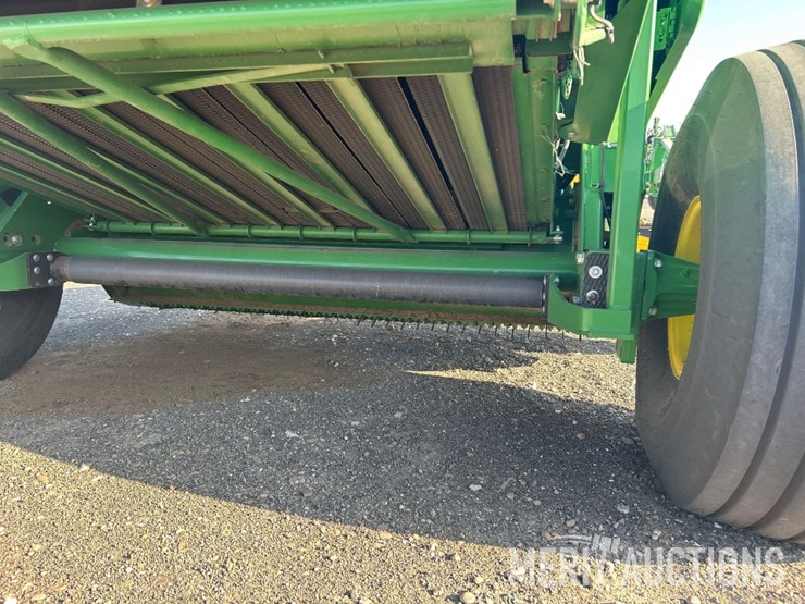 john-deere-561m-image-41