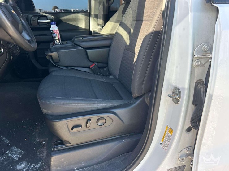 2022-chevrolet-silverado-1500-image-14