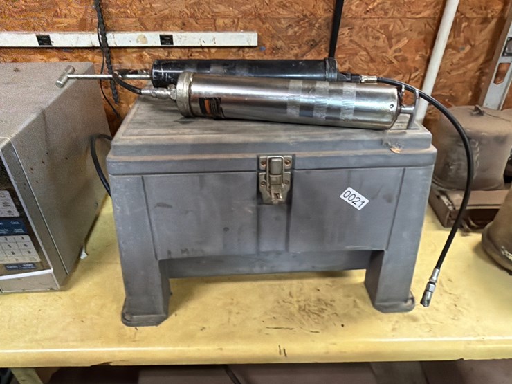 #21-•-stool-with-storage-and-2-grease-guns-image-1