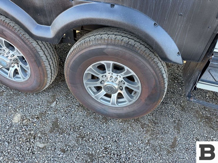 2018-keystone-sprinter-5th-wheel-trailer-image-36