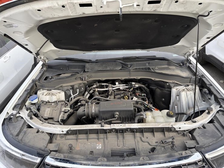 2021-ford-explorer-image-17