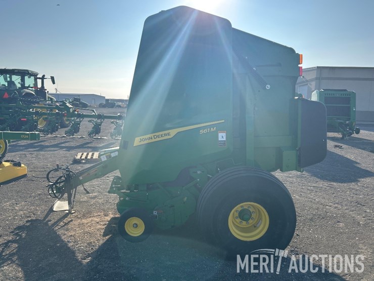 john-deere-561m-image-6