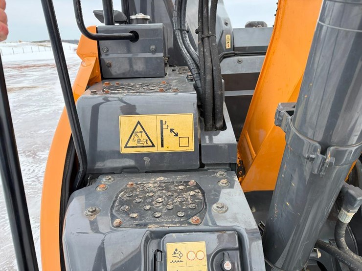 case-cx145dsr-image-43