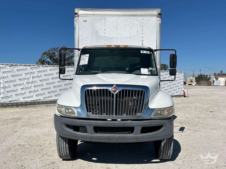 2018-international-durastar-4300-image-39