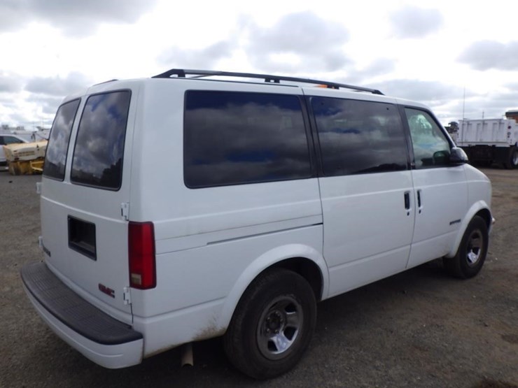 2001-gmc-safari-image-3