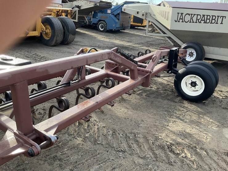 custom-33'-3-pt-fold-up-field-cultivator-image-7