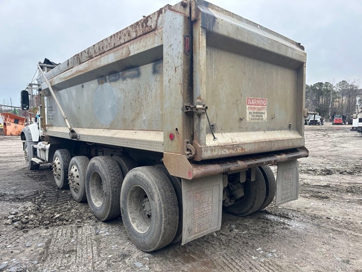 2020-mack-gr64f9-quad/a-dump-truck-image-4