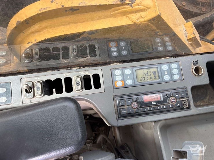 2017-caterpillar-336f-image-27