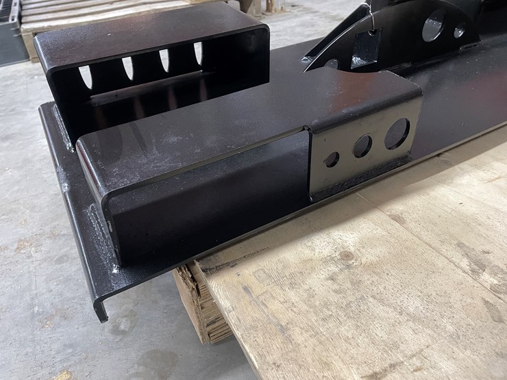 #2483-•-skid-steer-receiver-hitch-plate-with-chain-buckets-image-11