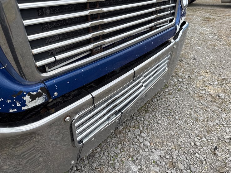 #30930-•-2012-freightliner-coronado-tandem-axle-truck-tract-image-12