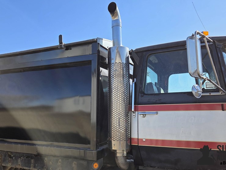 1982-ford-lnt9000-image-17