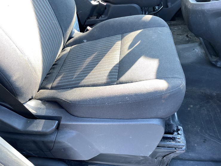 2019-ford-transit-image-47