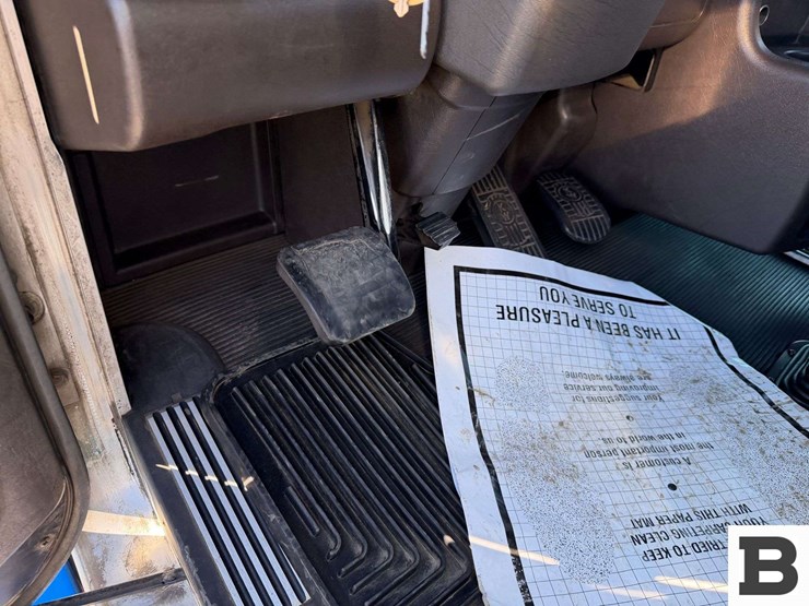 2015-kenworth-t800-image-56