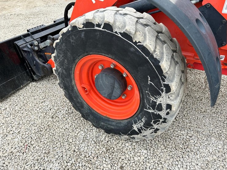 2021-kubota-r540-image-15