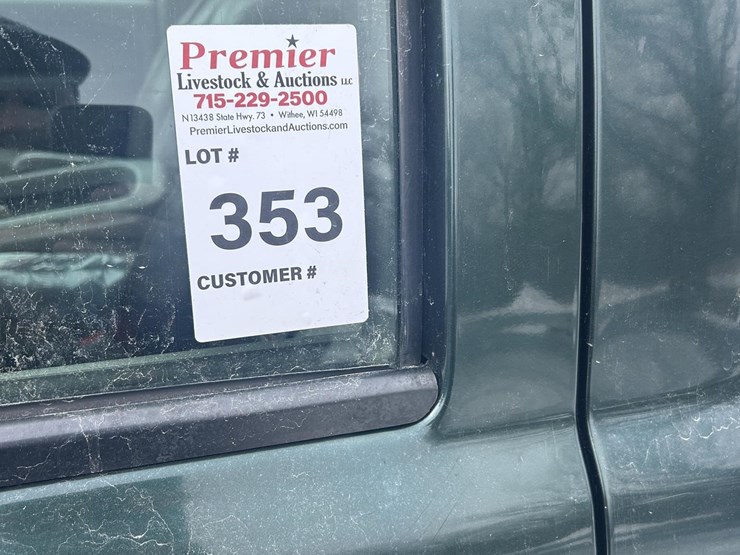 2003-chevrolet-suburban-2500-image-15