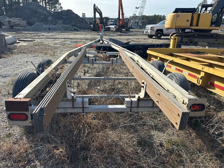 ez-loader-t/a-25ft-long-aluminum-boat-trailer-image-3