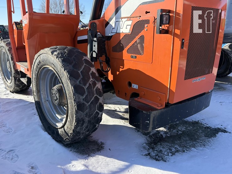 2015-sky-trak-6042-image-12