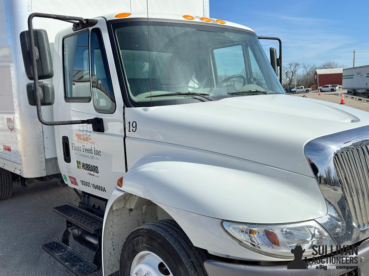 2019-international-durastar-4300-image-12