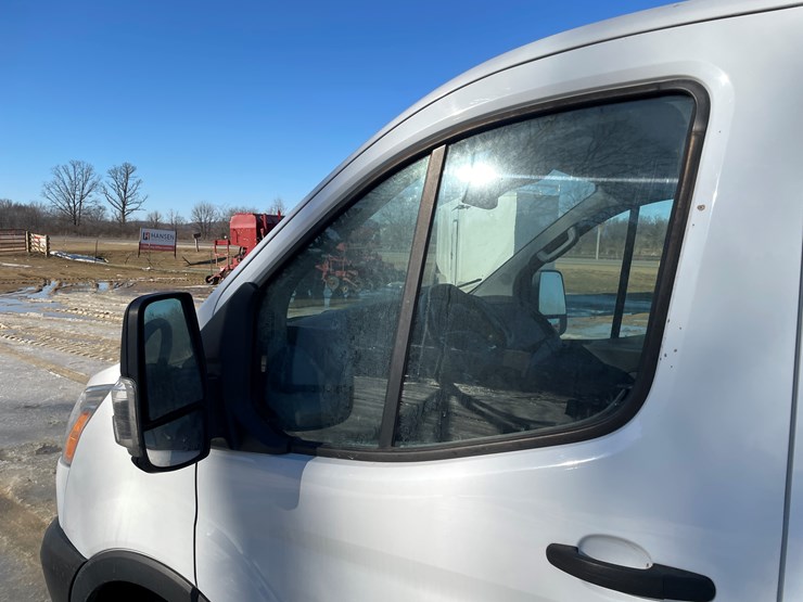 2019-ford-transit-image-29