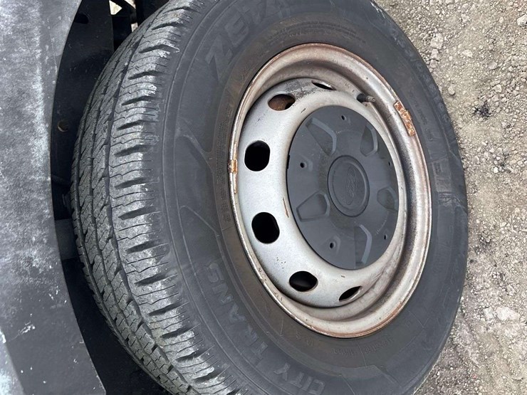 2015-ford-transit-image-26