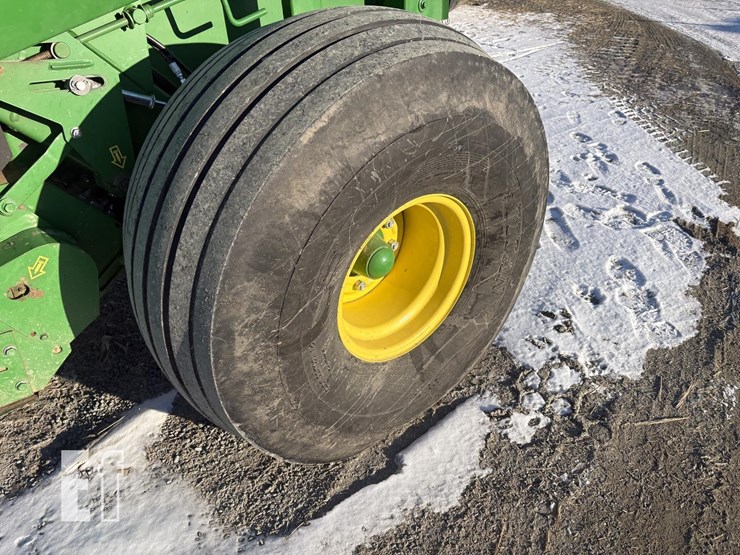 2020-john-deere-560m-image-5