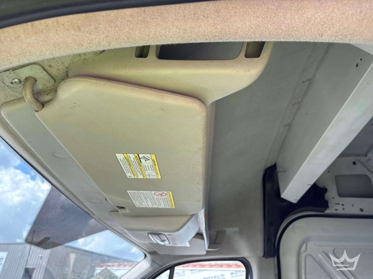 2015-ford-transit-image-17