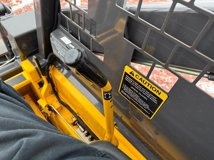 new-holland-ls120-image-31