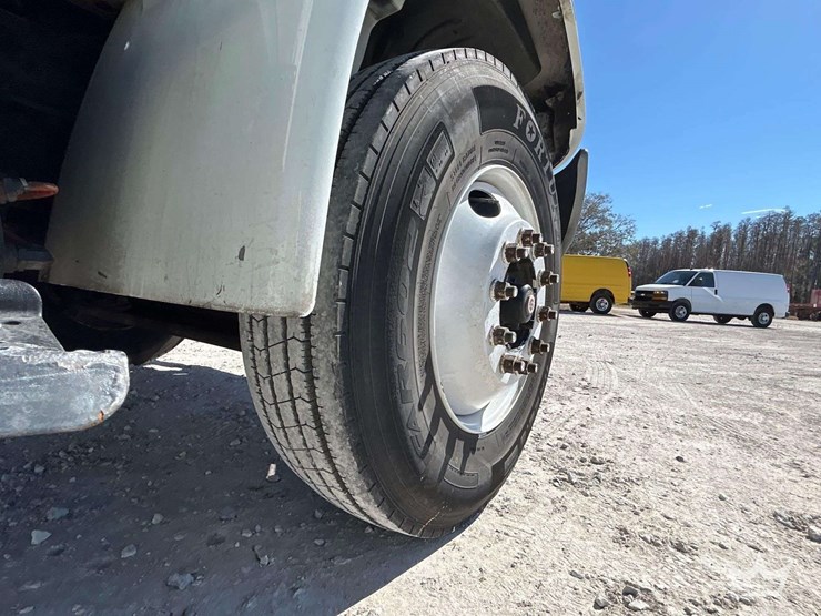 2018-international-durastar-4300-image-35