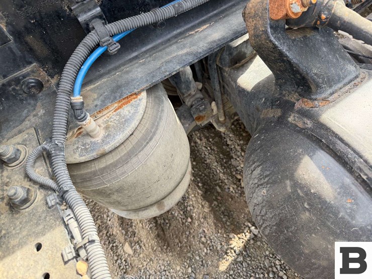 2017-freightliner-cascadia-125-image-26