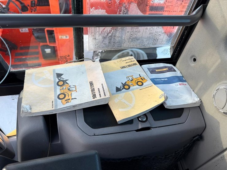 2015-volvo-l90g-image-81