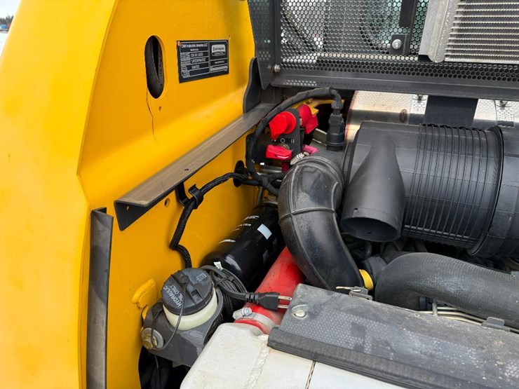 2023-new-holland-c334-image-31