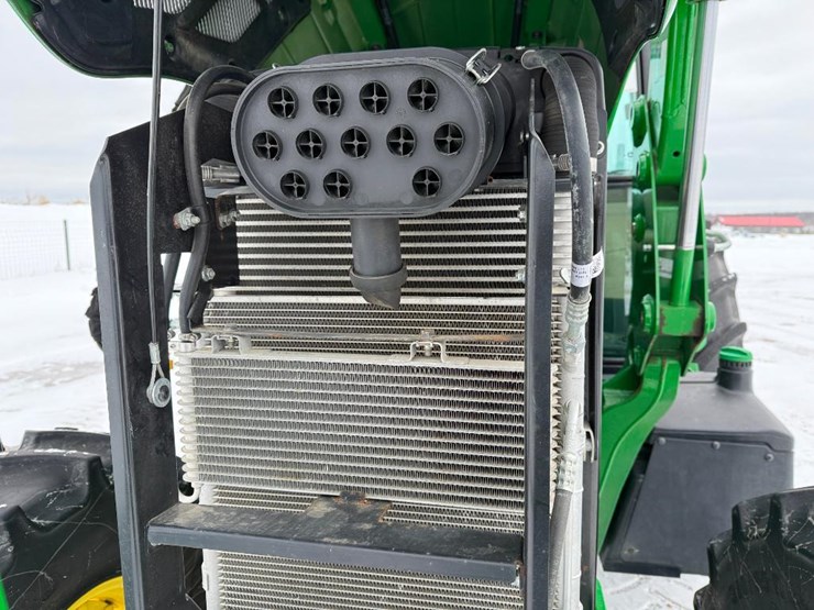 john-deere-6105e-image-42