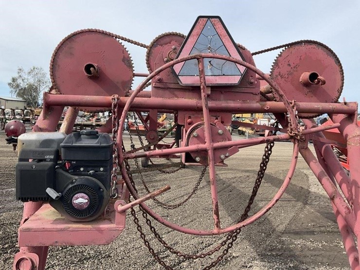 custom-28'-implement-carrier-image-6