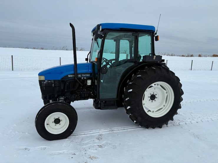 new-holland-tn75d-image-1
