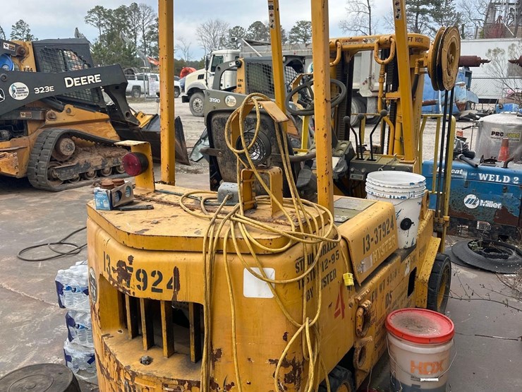 hyster-s60xls-6000lb-forklift-image-4