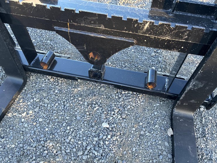 #115447-•-60"-skidsteer-mt-pallet-forks-image-5