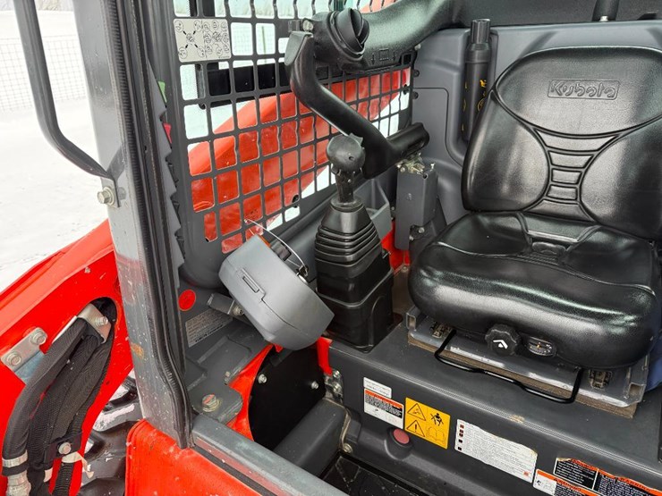 kubota-ssv75-image-32