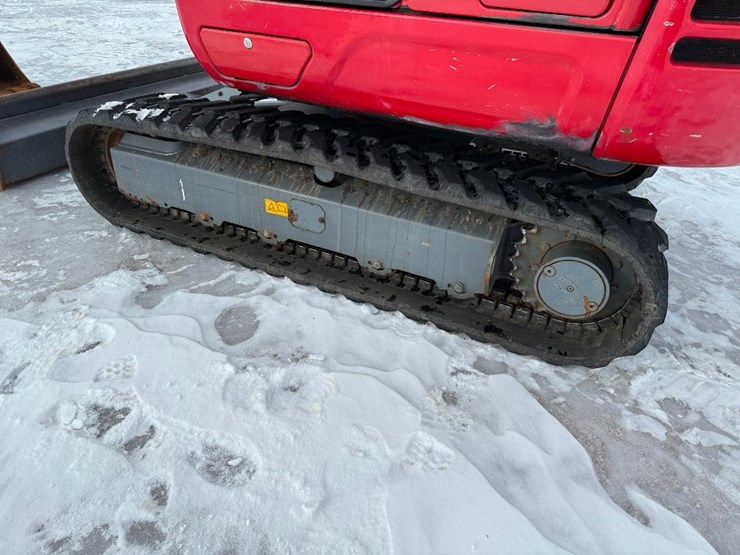 takeuchi-tb240-image-7