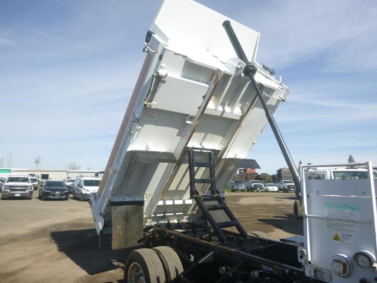 2011-ford-f550-image-10