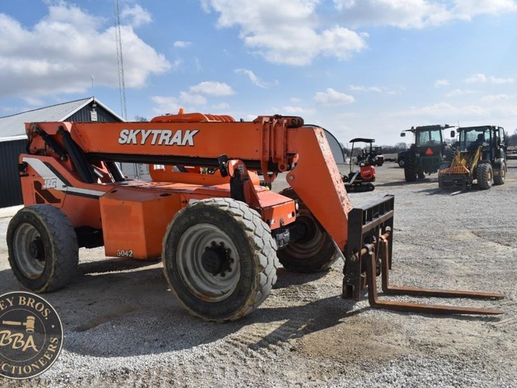 2015-sky-trak-8042-image-23