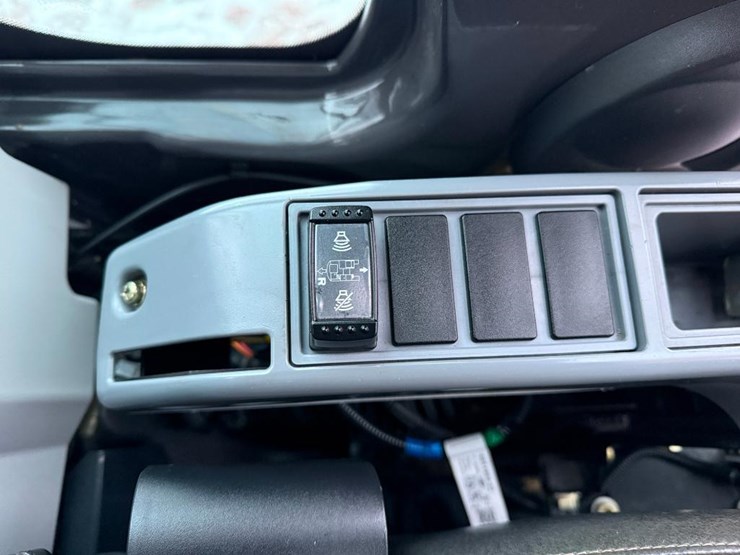 hitachi-zx75us-5-image-58