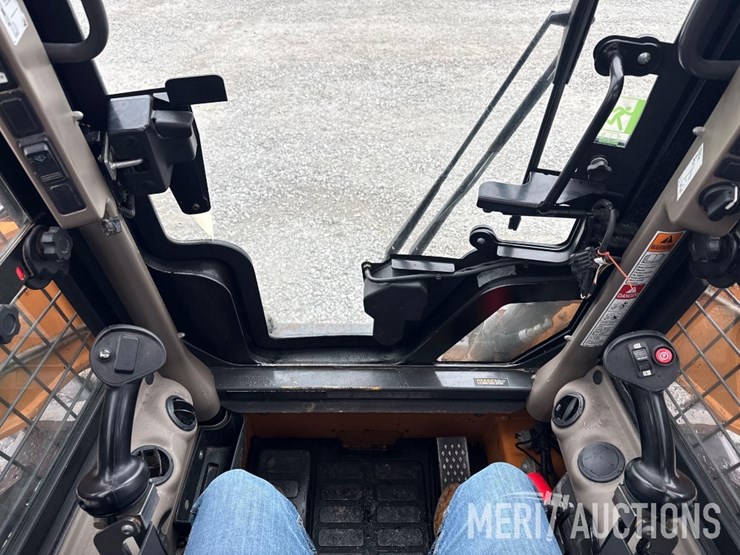 2012-case-sv300-image-29