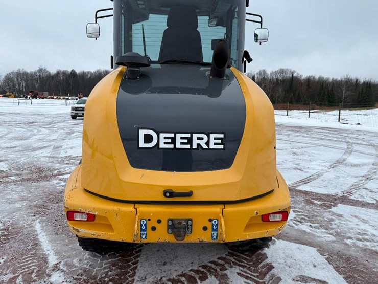 2019-deere-244l-image-24