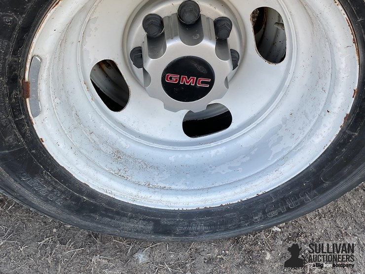 2006-gmc-3500-image-18