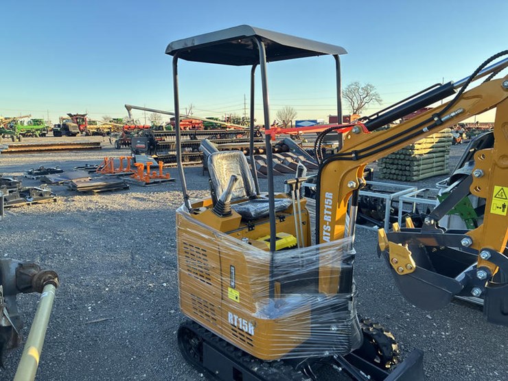 #115382-•-rt-15r-mini-excavator-image-10