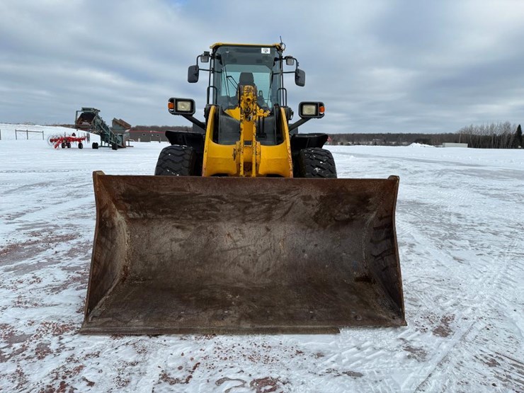 komatsu-wa320-7-image-2