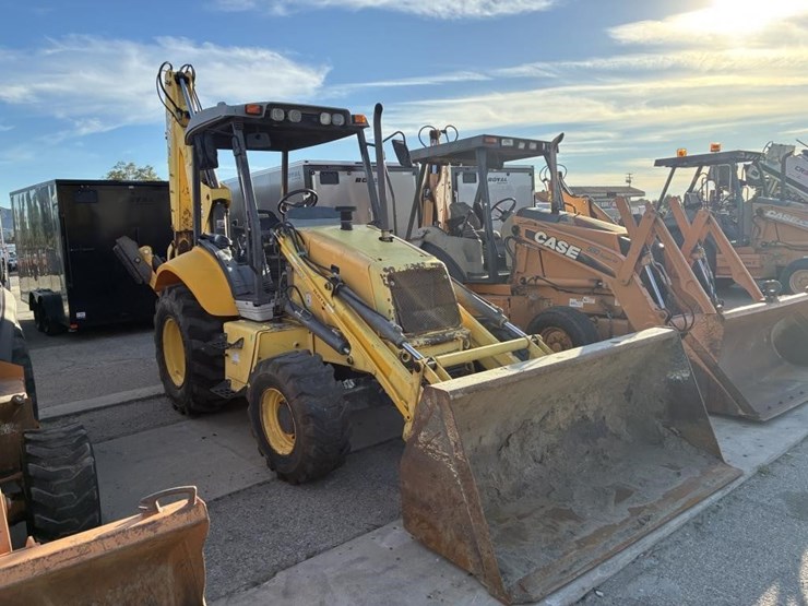 new-holland-b95-image-2