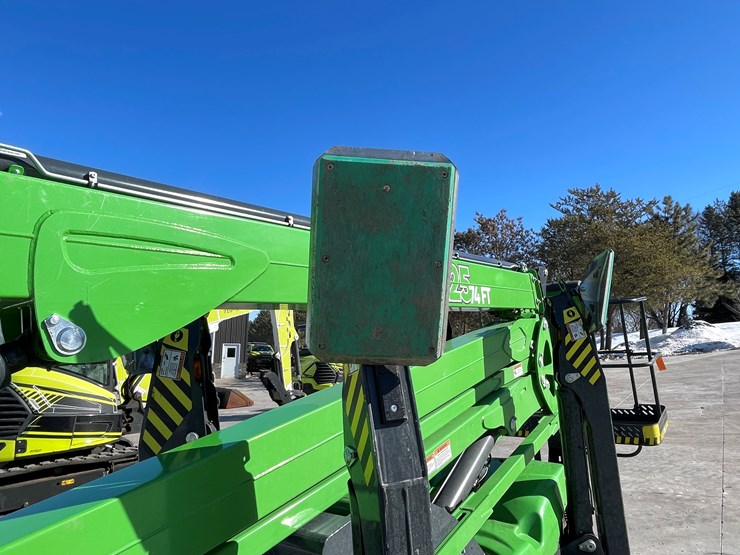 #103-•-2024-leguan-225-track-drive-articulating-boom-lift-image-34