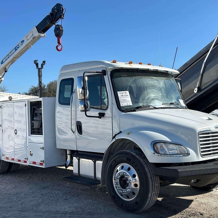 2017 FREIGHTLINER M2 106